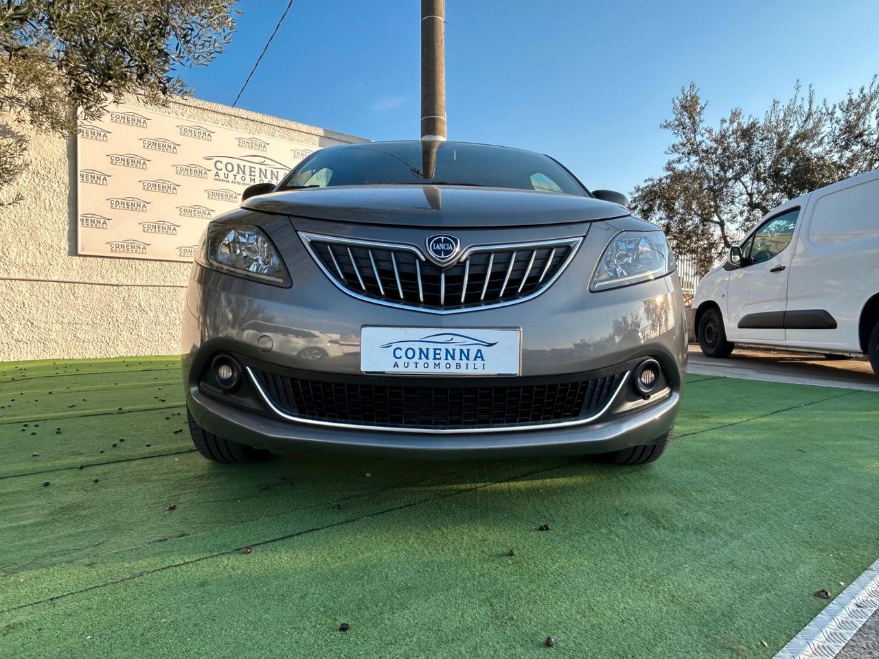 Lancia Ypsilon 1.0 FireFly 5 porte S&S Hybrid Ecochic Silver