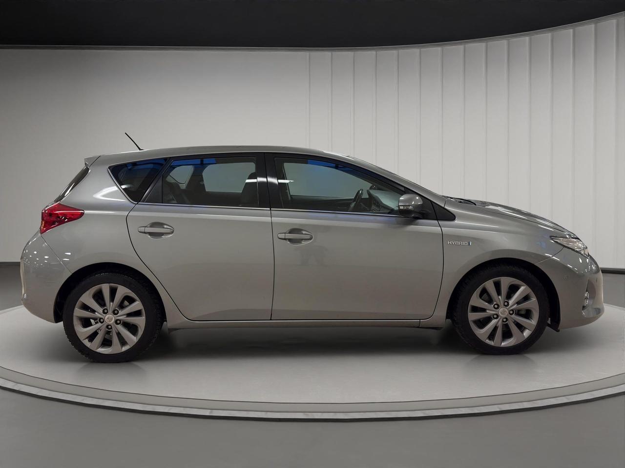 Toyota Auris 5p 1.8h Lounge