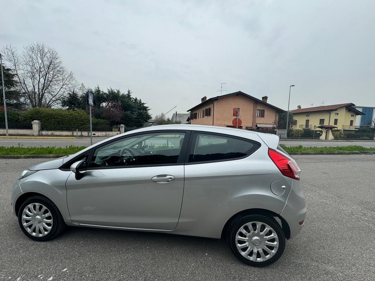 Ford Fiesta 1.4 3 porte Bz.- GPL Titanium