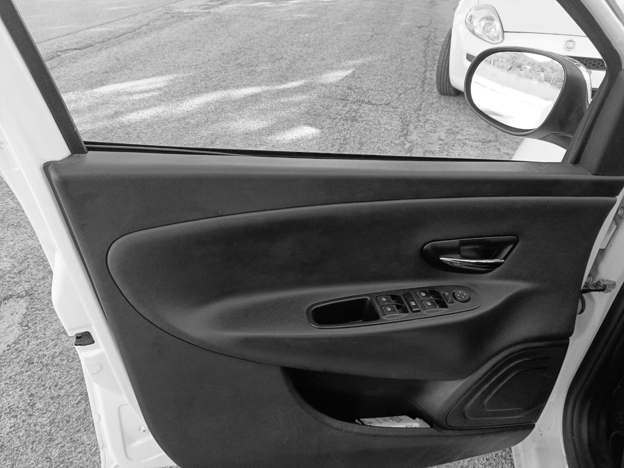 Lancia Ypsilon 1.3 MJT 16V 95 CV 5 porte S&S Gold