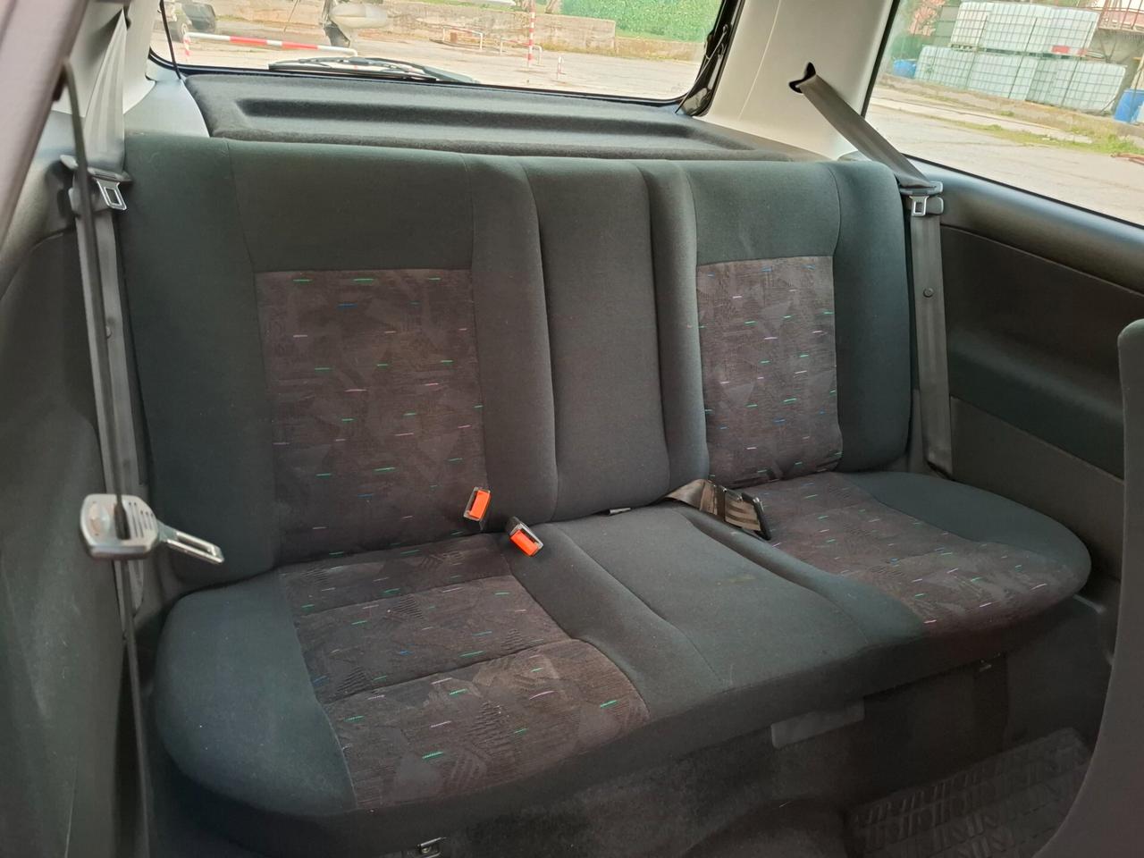 Volkswagen Golf GTI 2.0 16V 29.900km