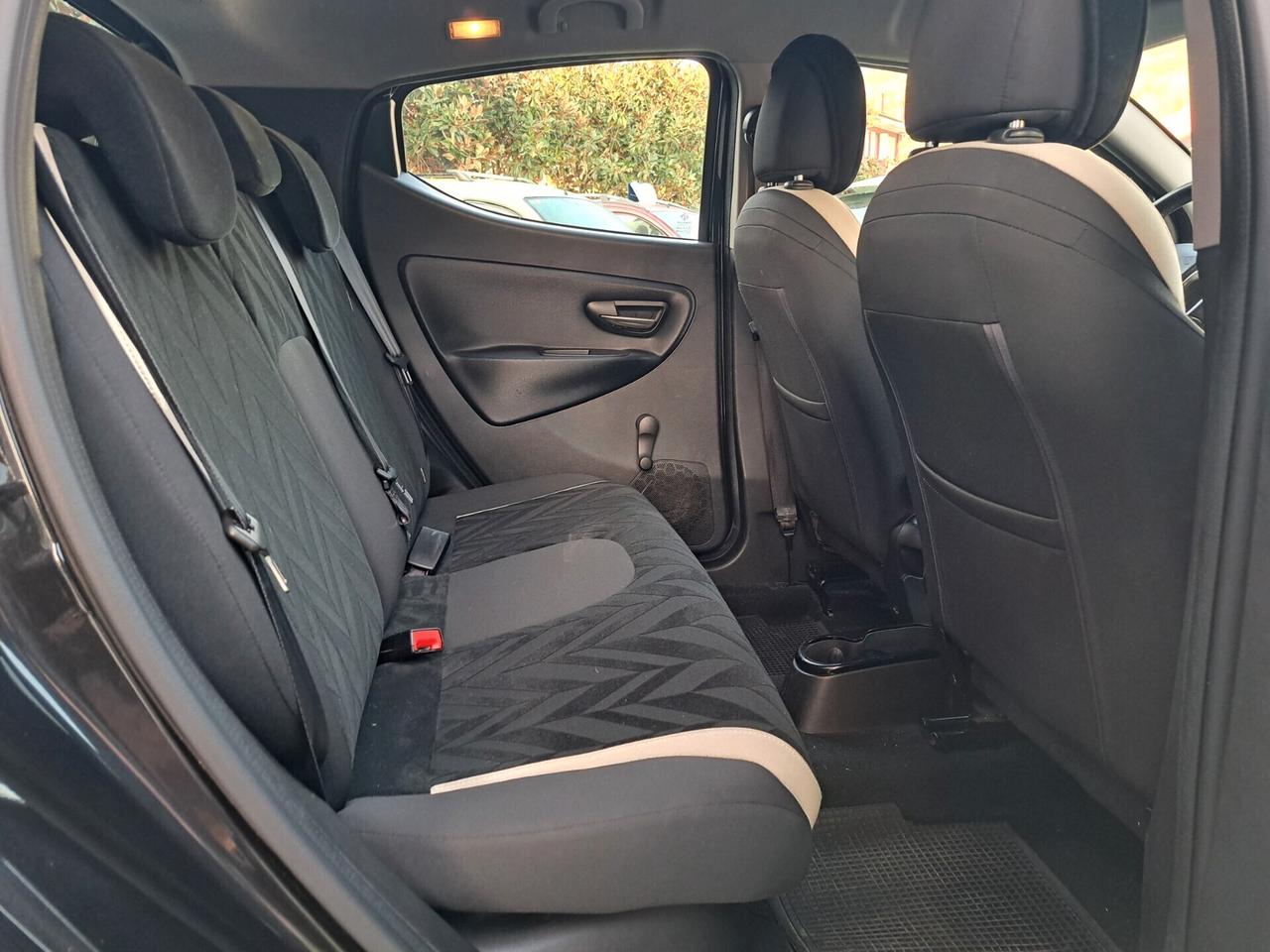 Lancia Ypsilon 1.2 BENZ 69 CV 5 porte Platinum /OK NEOPATENTATI /EURO6