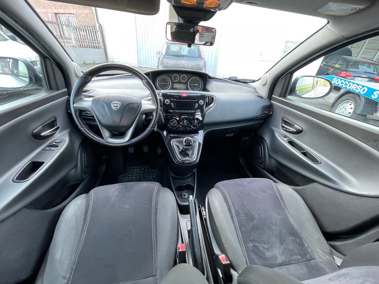 Lancia Ypsilon 1.3 MJT 16V 95 CV 5 porte S&S Silver