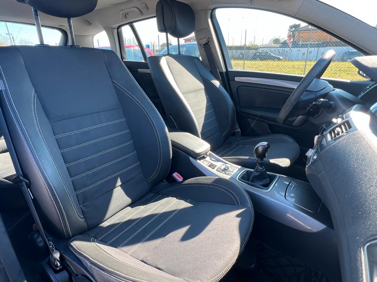 Renault Laguna 2.0 dCi 150CV SporTour Nav
