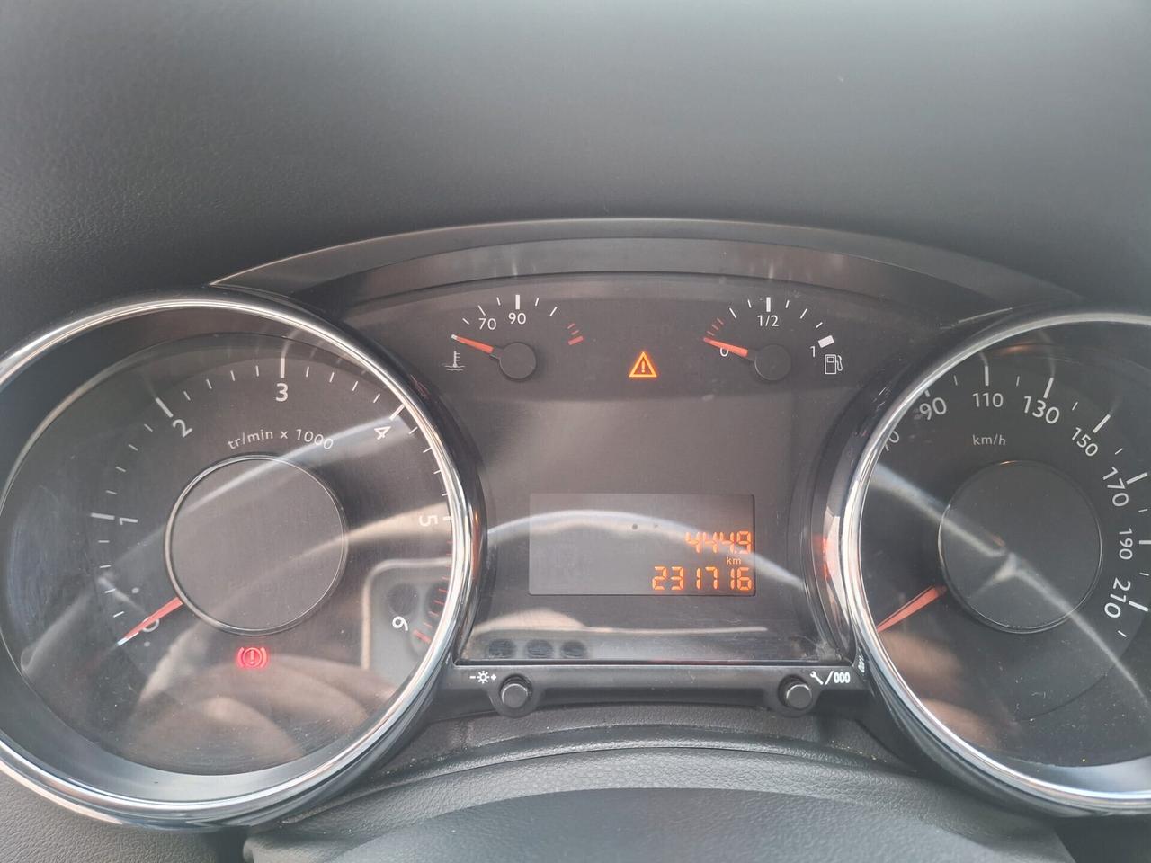 Peugeot 5008 1.6 HDi 115CV Allure 7 POSTI