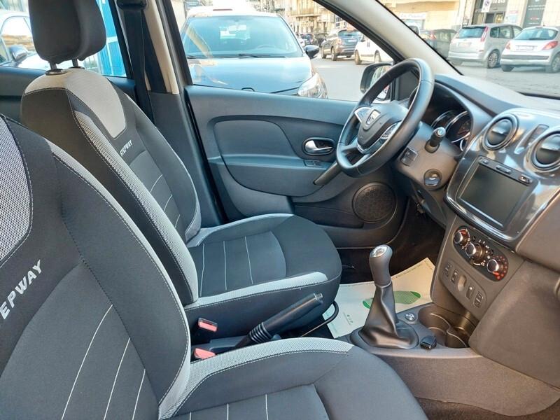 Dacia Sandero Stepway 1.0 TCe 100 CV ECO-G Comfort