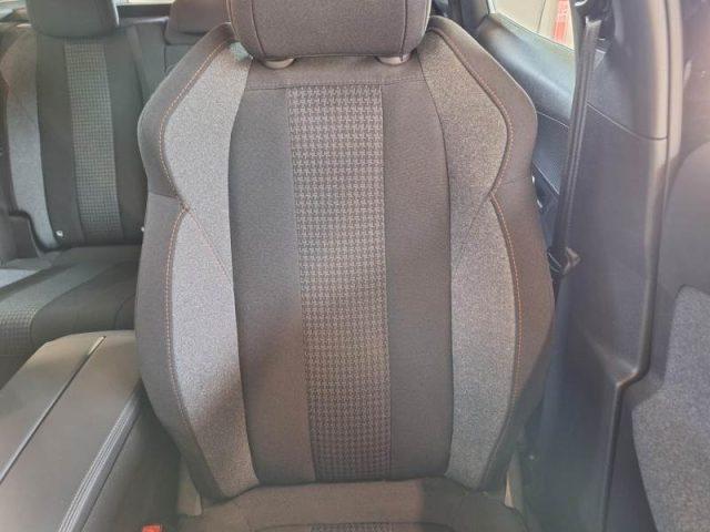 PEUGEOT 3008 BlueHDi 130 S&S EAT8 Active