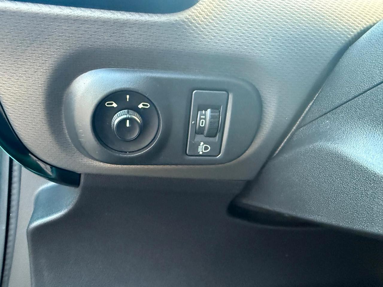 Citroen C4 Cactus PureTech 82 Shine OK NEOPATENTATI