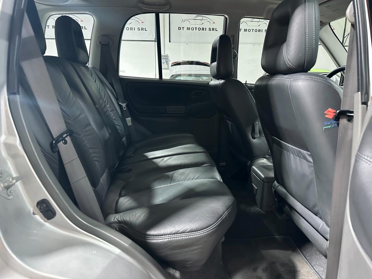 Suzuki Grand Vitara 2.5i V6 24V - 4x4 - ridotte