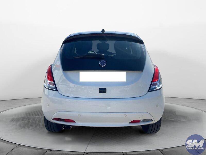 Lancia Ypsilon 1.0 FireFly 5 porte S&S Hybryd Gold