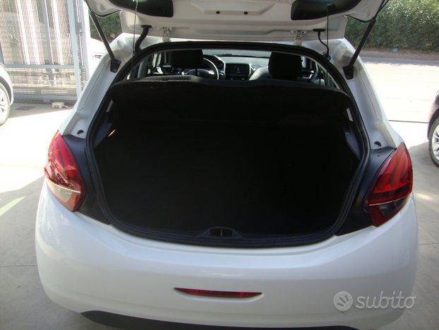 Peugeot 208 1.6 Blue-Hdi 75 CV KM.93000
