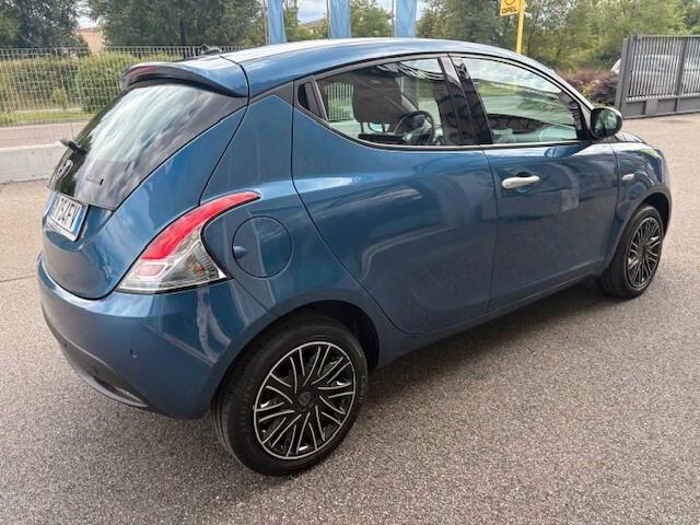 Lancia Ypsilon 1.0 FireFly 5 porte S&S Hybrid Gold Plus