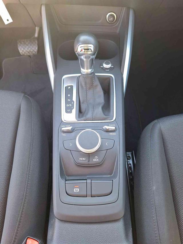 AUDI Q2 35 TDI quattro S tronic Business