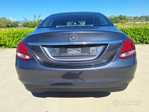 Mercedes Benz C 200 136cv. Automatica