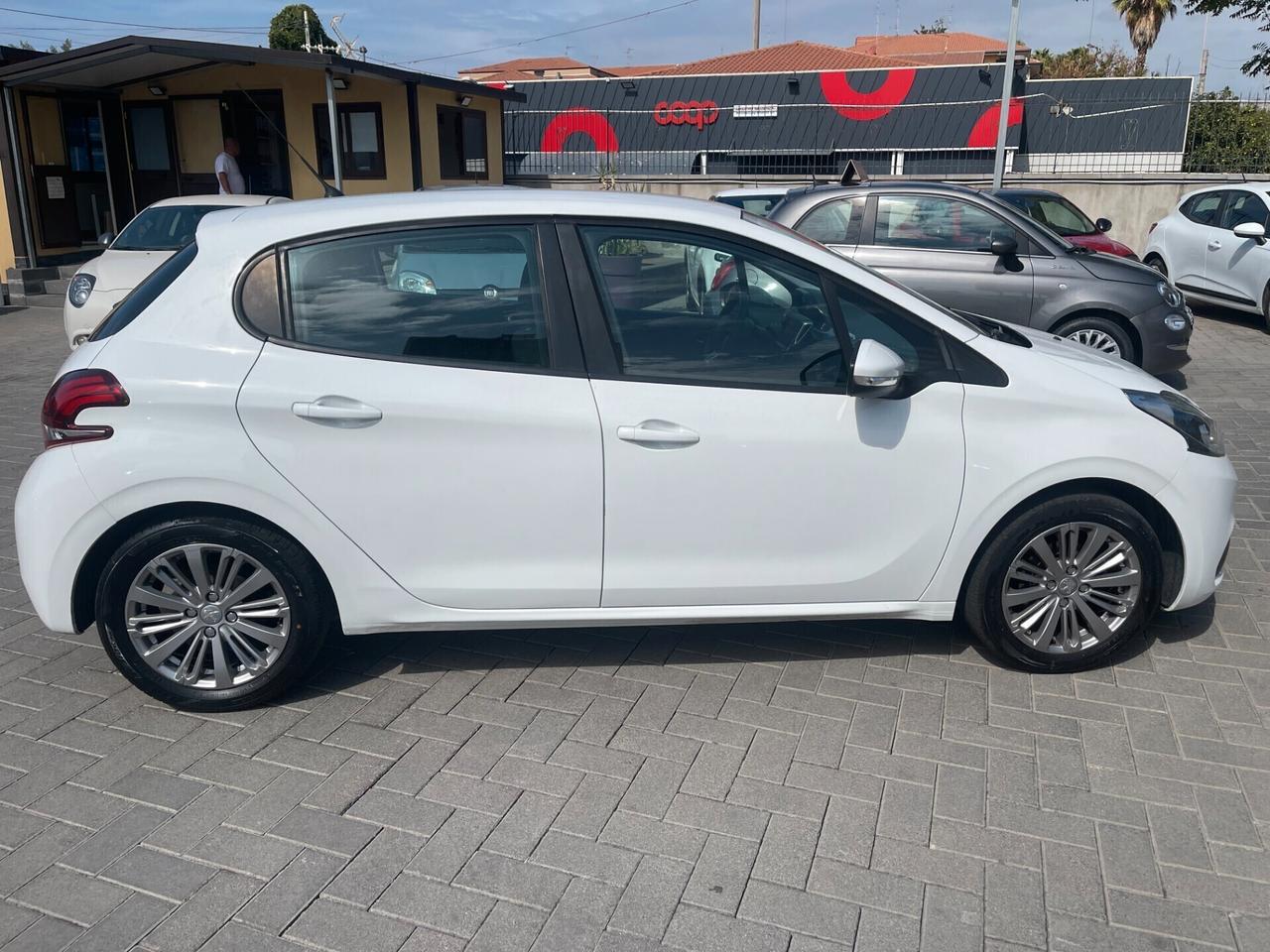 Peugeot 208 Allure