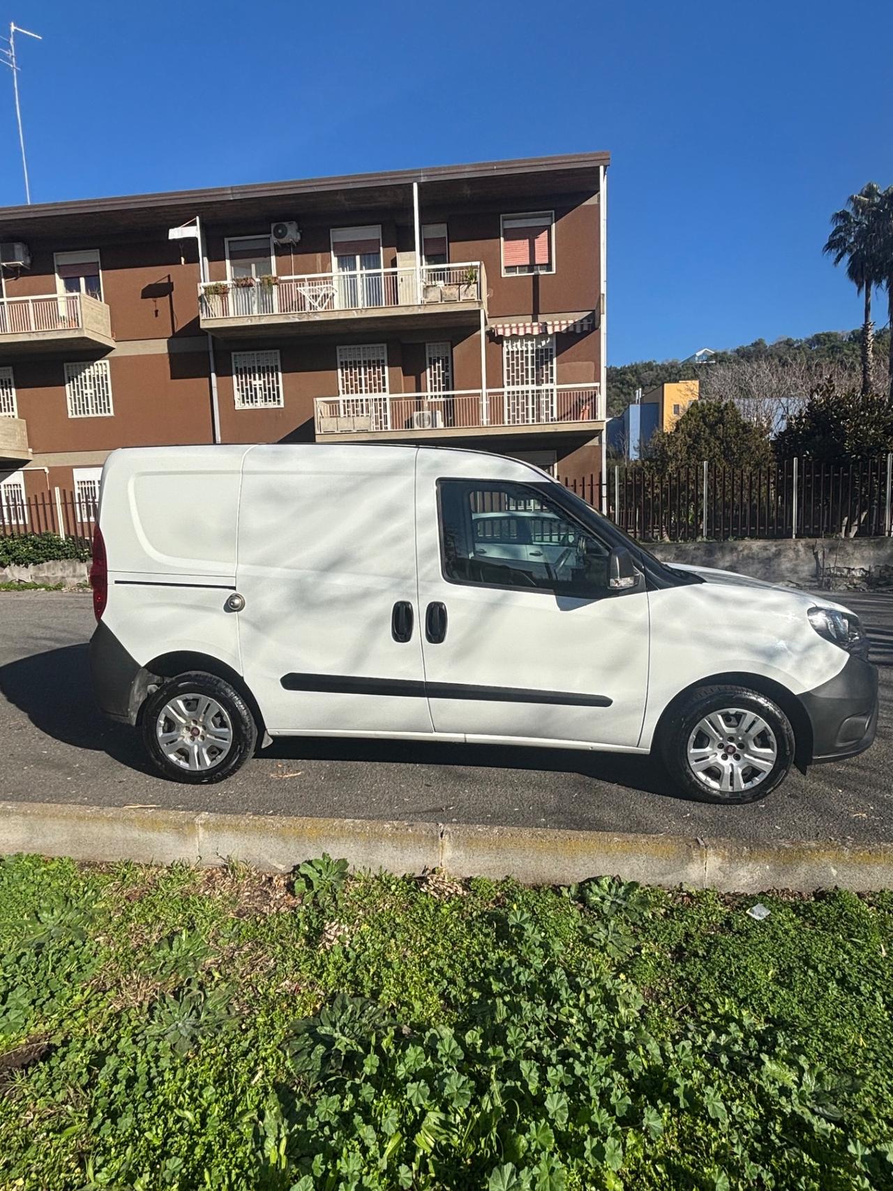 Fiat Doblo 1.3 MJT 95CV S&S Lounge