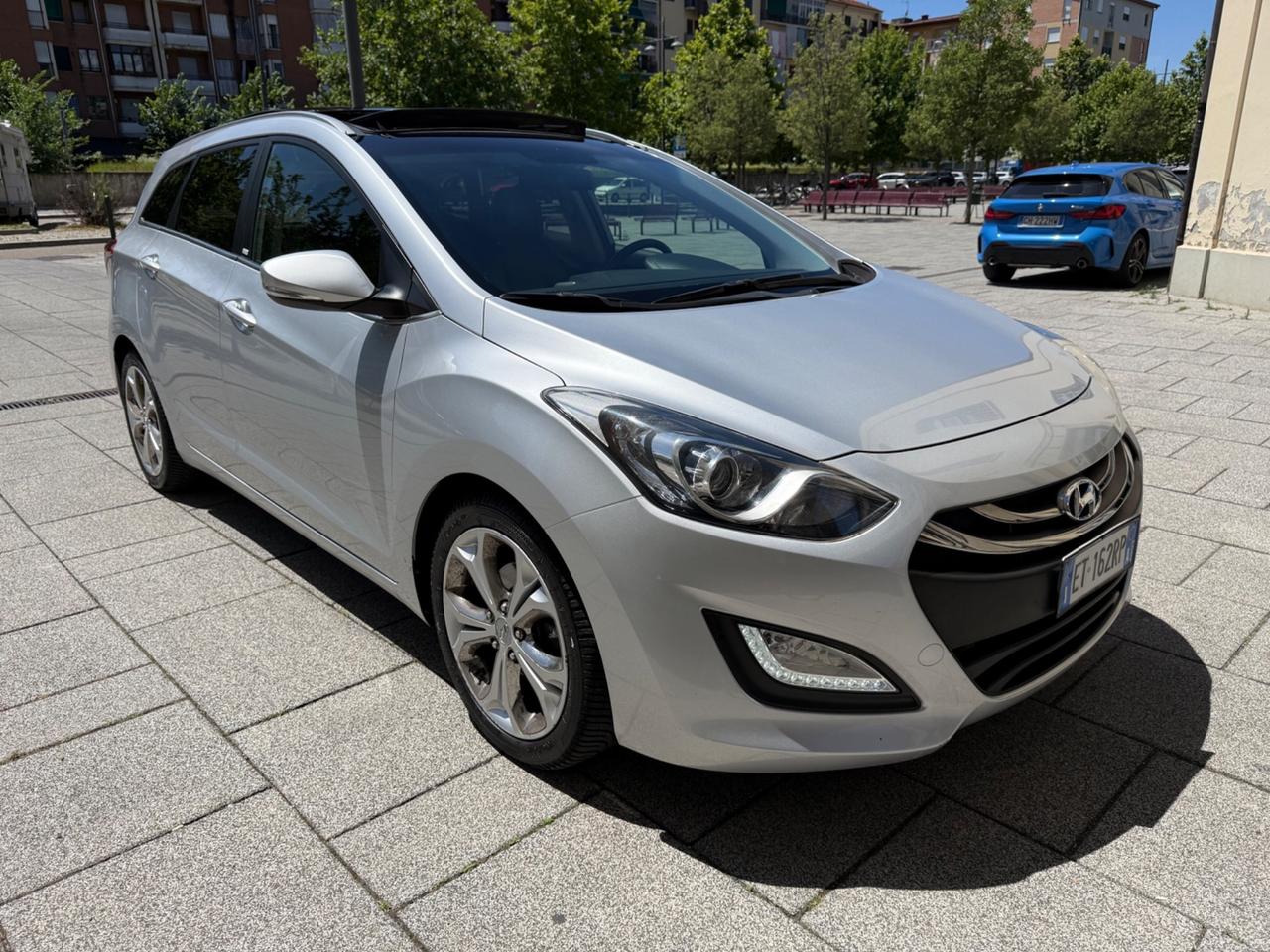 Hyundai i30 Wagon 1.6 CRDi 128 CV Style TETTO APRIBILE