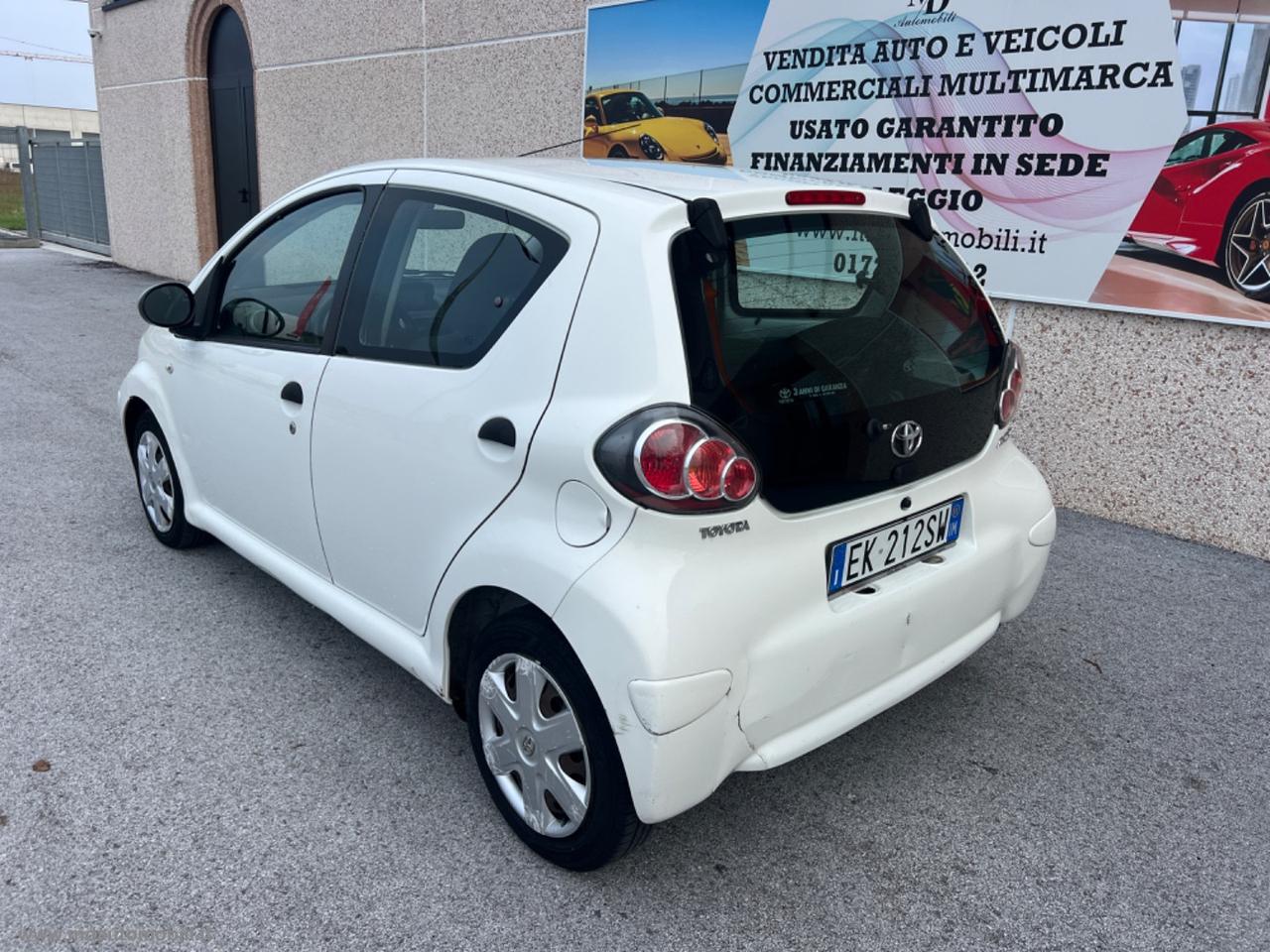 TOYOTA Aygo 1.0 VVT-i 5p. Sol Connect ADATTA PER NEOPATENTATI