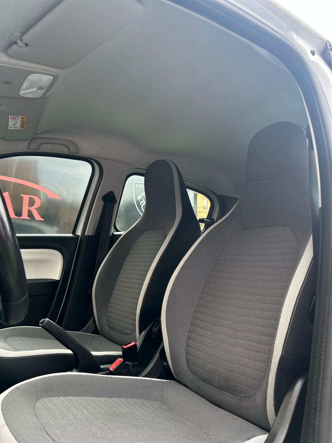 Renault Twingo TCe 90 CV EDC La Parisienne