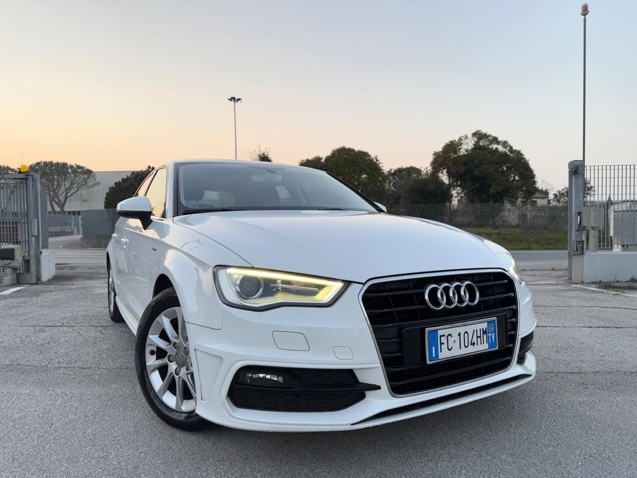 AUDI A3 Sportback 1.6 Tdi Admired S-LINE-Led Navi