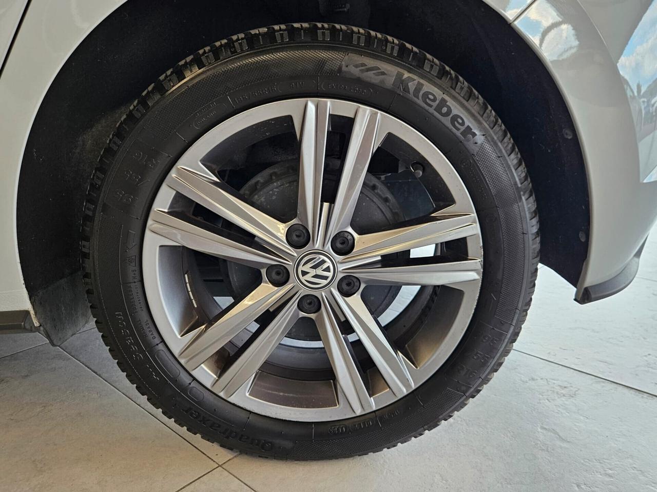 Volkswagen Polo VI 2017 5p 1.0 tgi Trendline 90cv R-Line