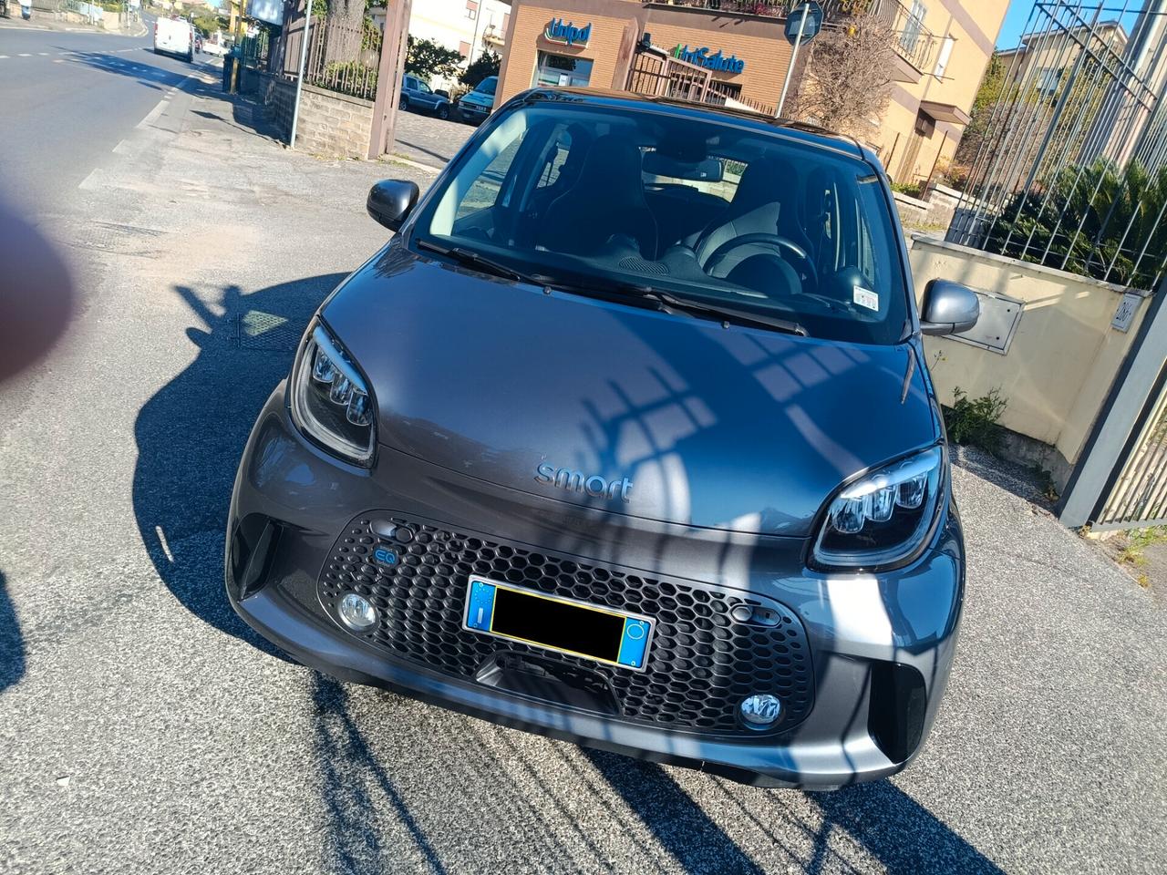 Smart ForFour EQ Pulse