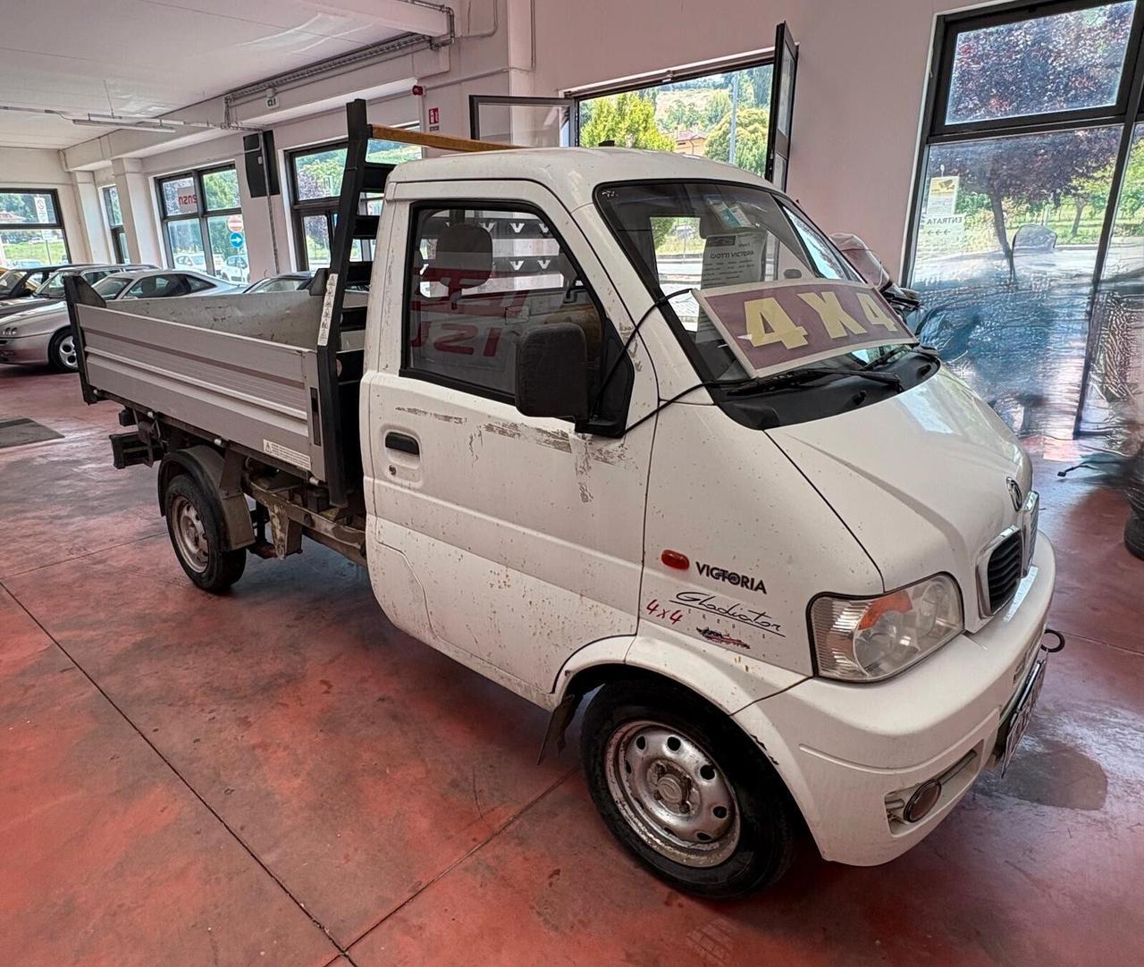 GIOTTI VITTORIA FURGONE CASSONE 4X4 benz.1.3 TRILATERALE km 102.052 certificati