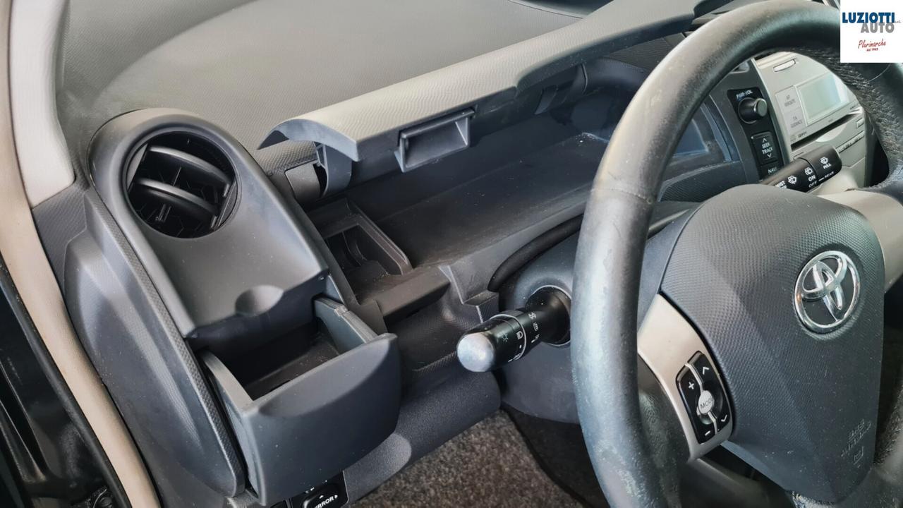 Toyota Yaris 1.3 5P LUNA