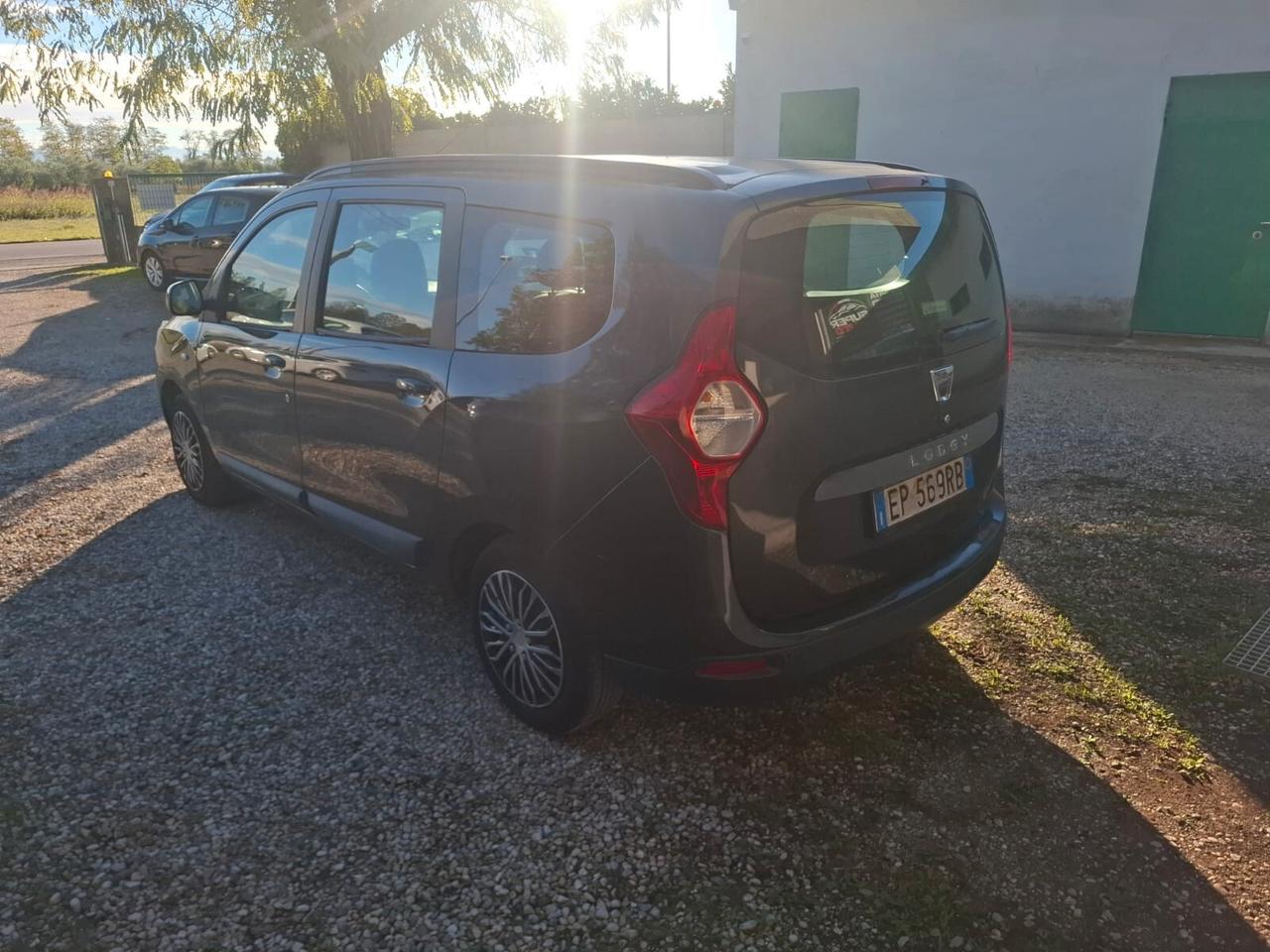 Dacia Lodgy 1.6 8V 85CV 5 posti Lauréate (60Kw)
