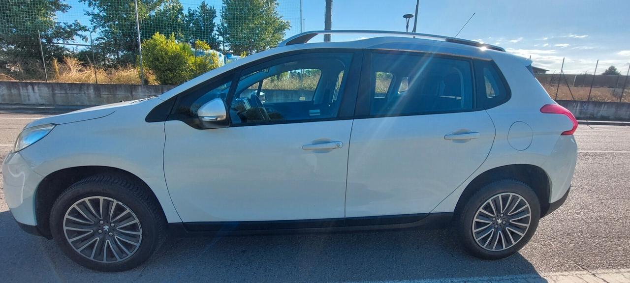 PEUGEOT 2008 1,2 BENZINA GIUDABILE DA NEOPATENTATI TELEFONO NAVIGATORE IMPECCABILE