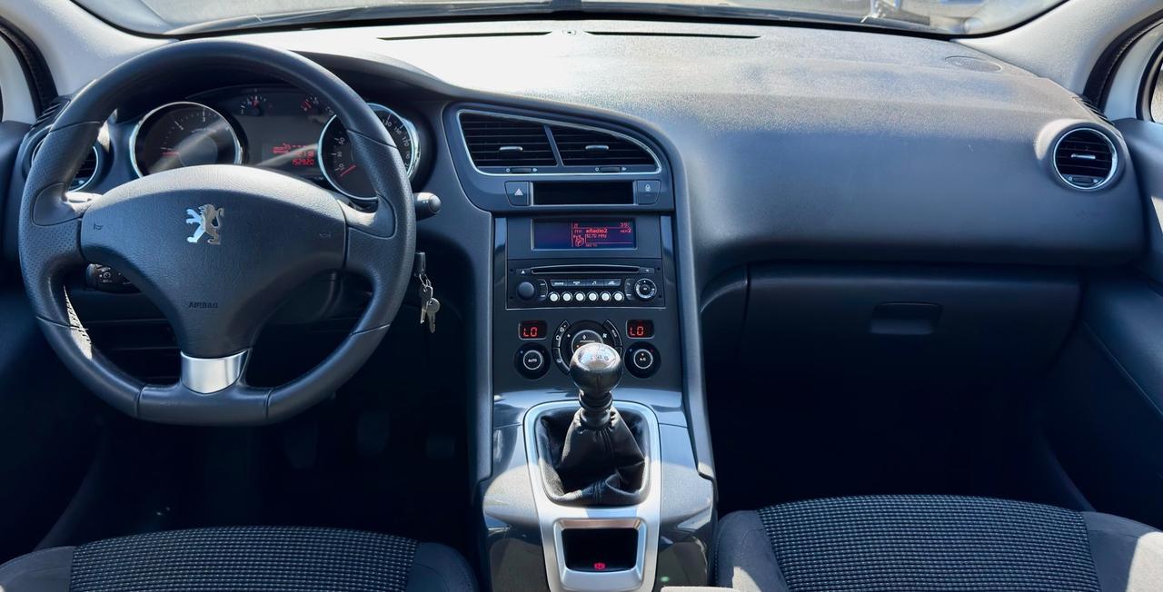Peugeot 5008 1.6 HDi 115CV Allure
