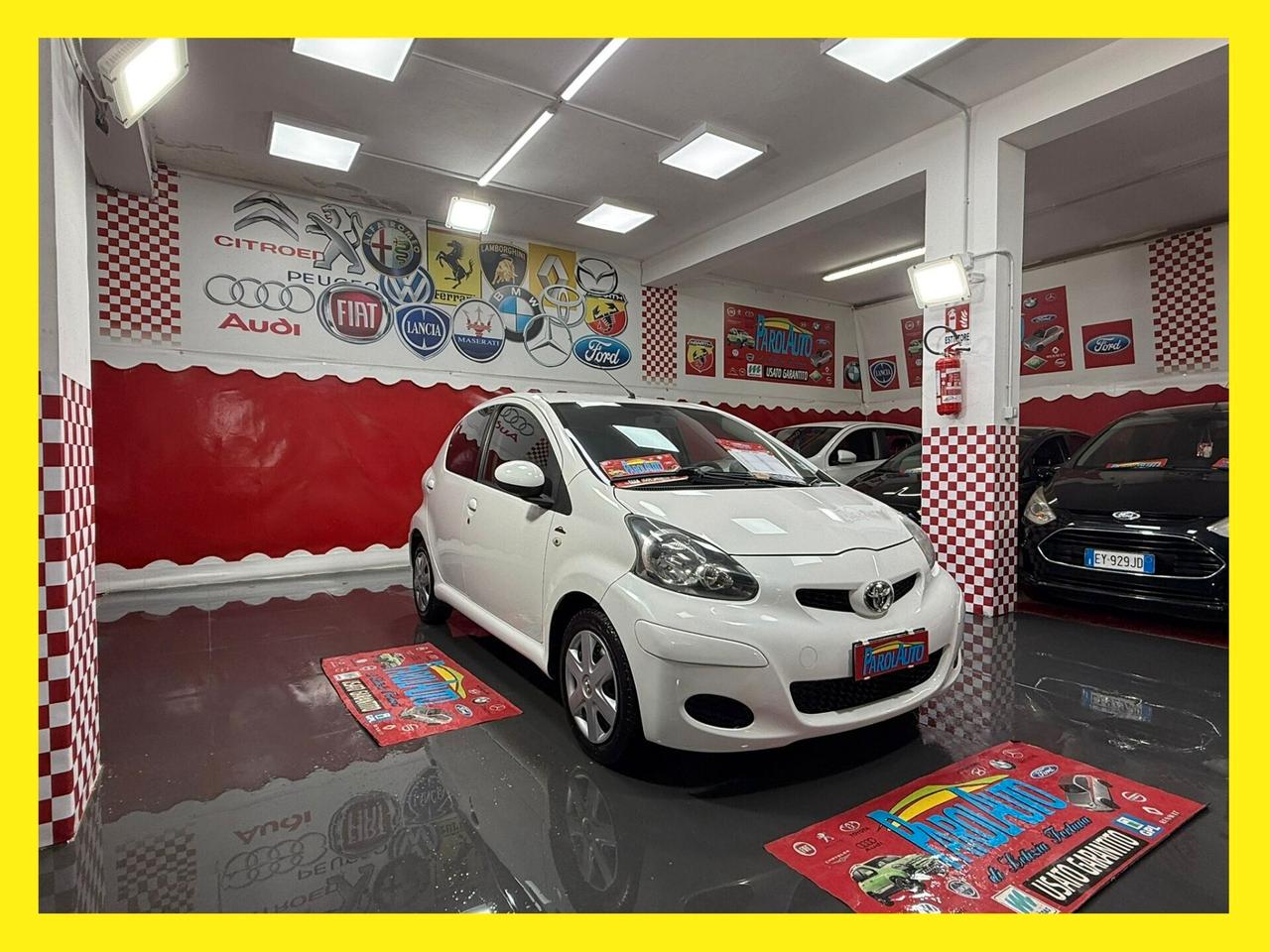 Toyota Aygo 1.0 68cv 5 porte Sol - 2011