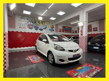 Toyota Aygo 1.0 68cv 5 porte Sol - 2011