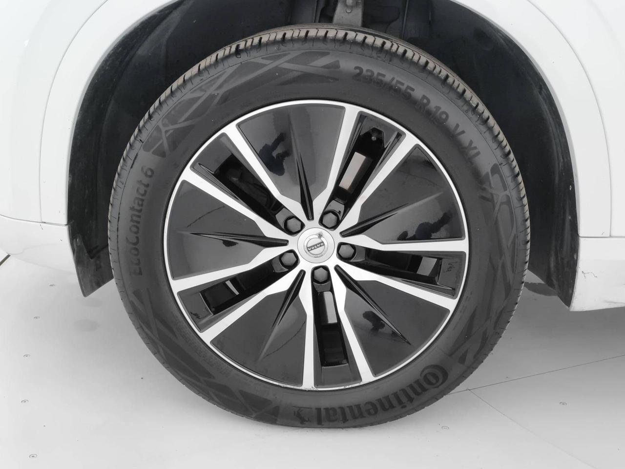 Volvo XC90 2.0 b5 Momentum Pro awd