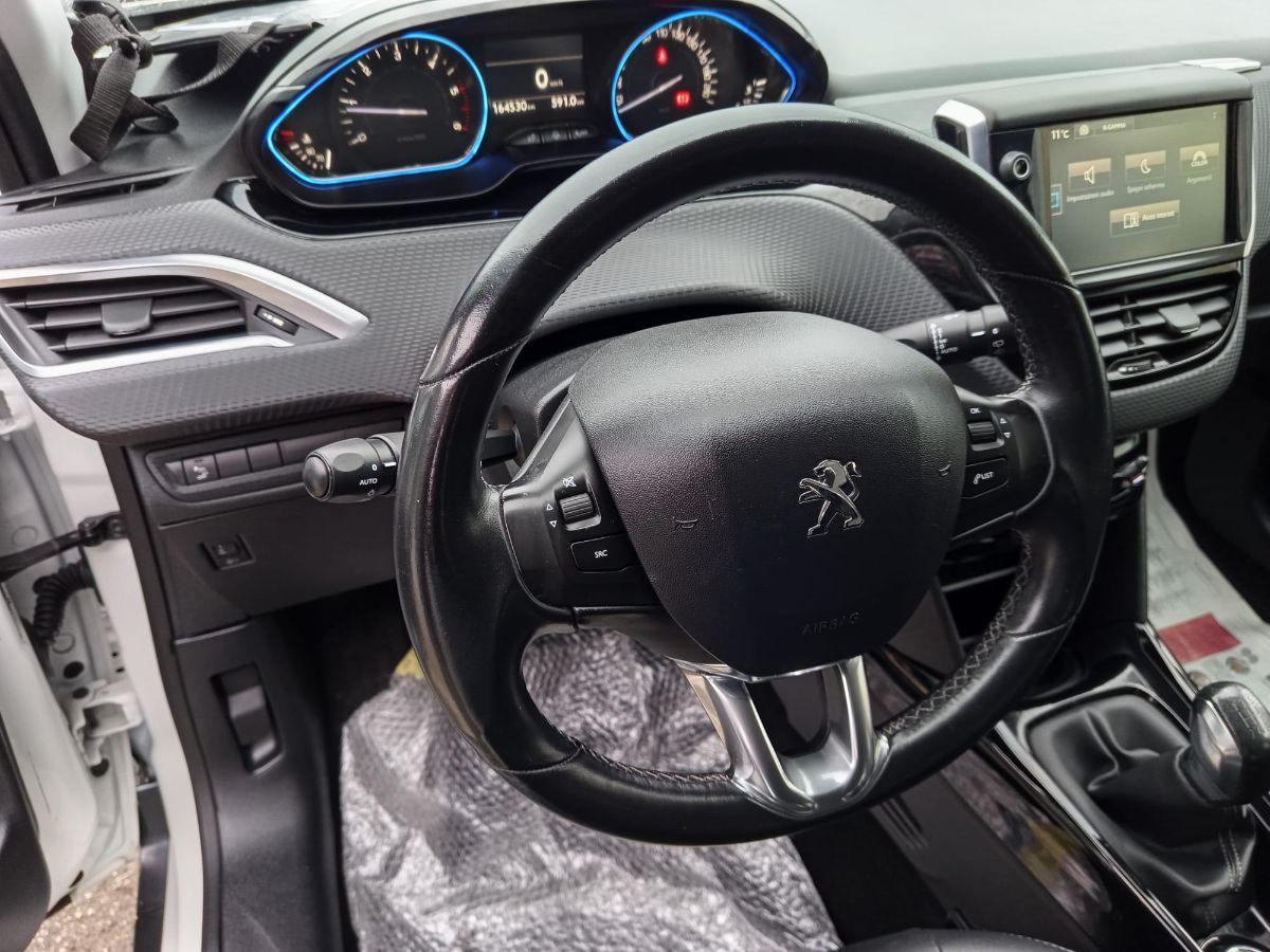 PEUGEOT 2008 BlueHDi 100 Allure - 2016