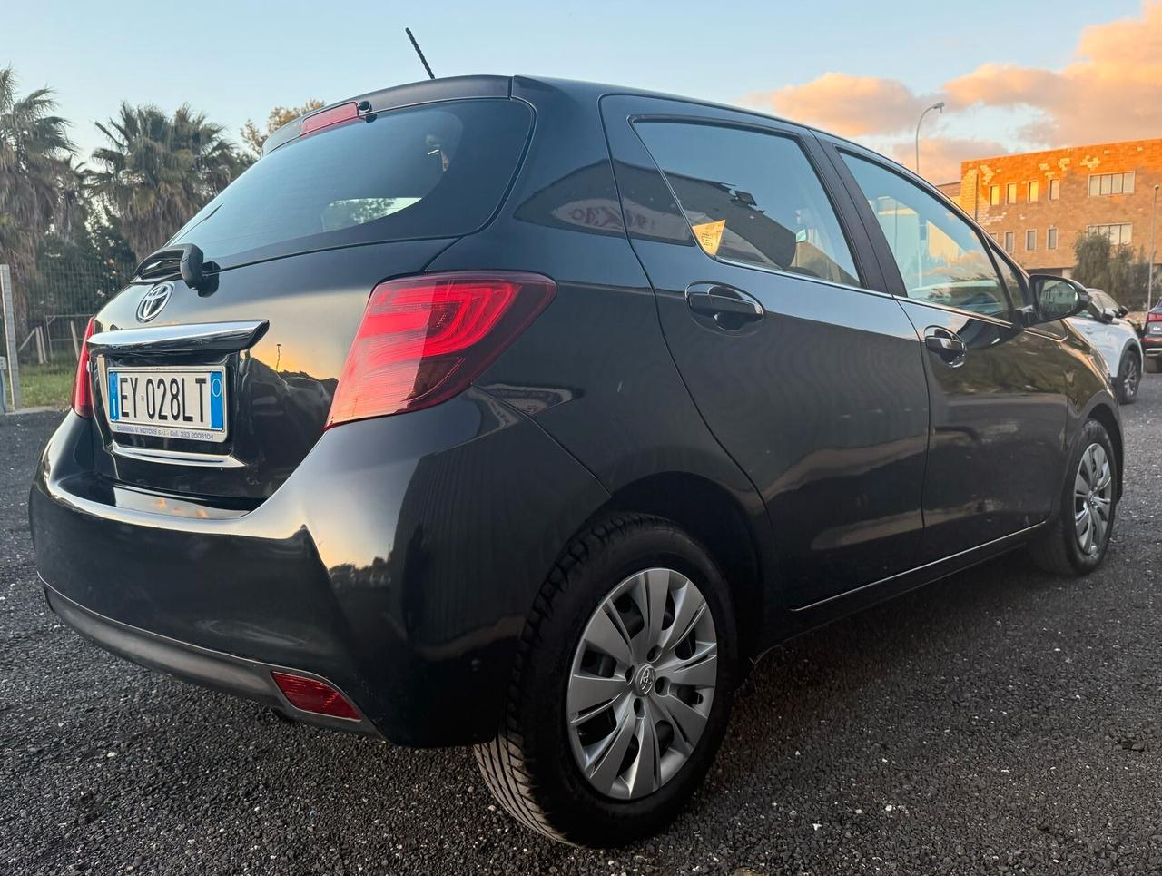 Toyota Yaris 1.0 CAMERA NAVIGATORE