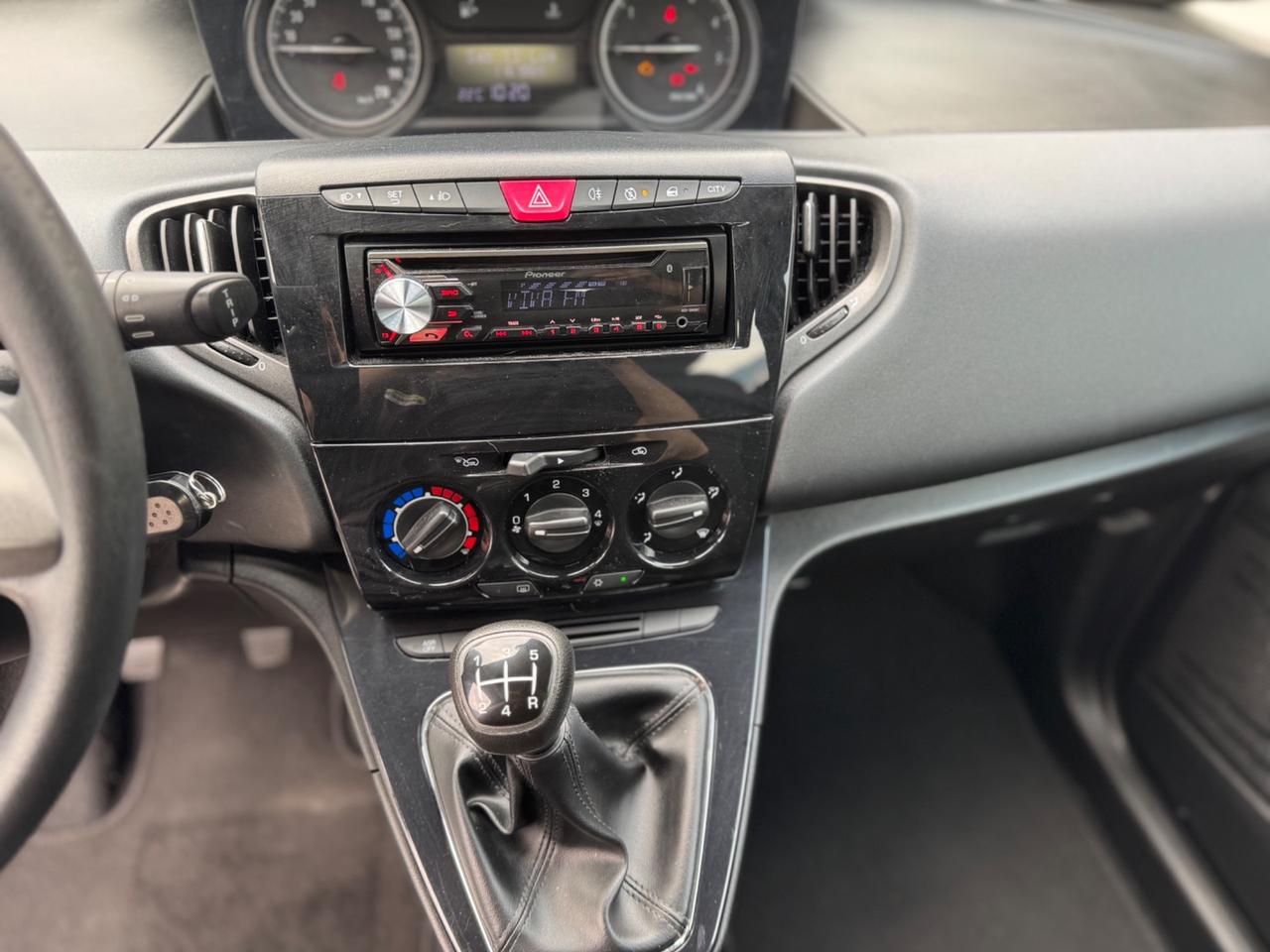 Lancia Ypsilon 1.3 MJT 16V 95 CV 5 porte S&S Silver