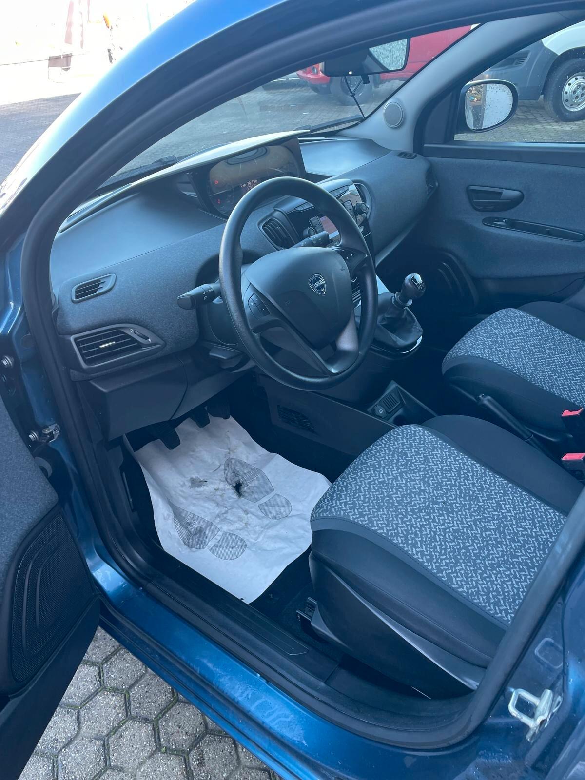 Lancia Ypsilon 1.0 FireFly 5 porte S&S Hybrid Silver Plus