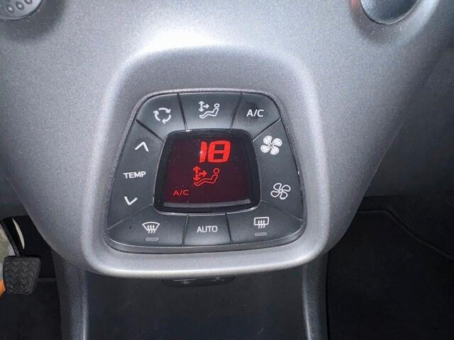 Toyota Aygo 1.0 VVT-i 72 CV 5 porte x-play