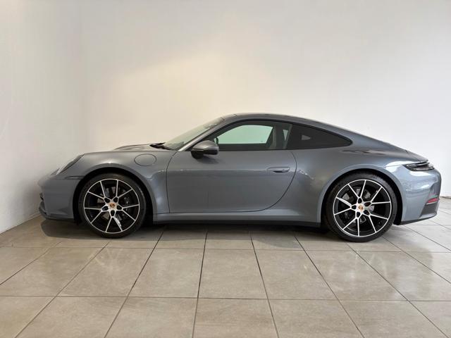 PORSCHE 992 Carrera
