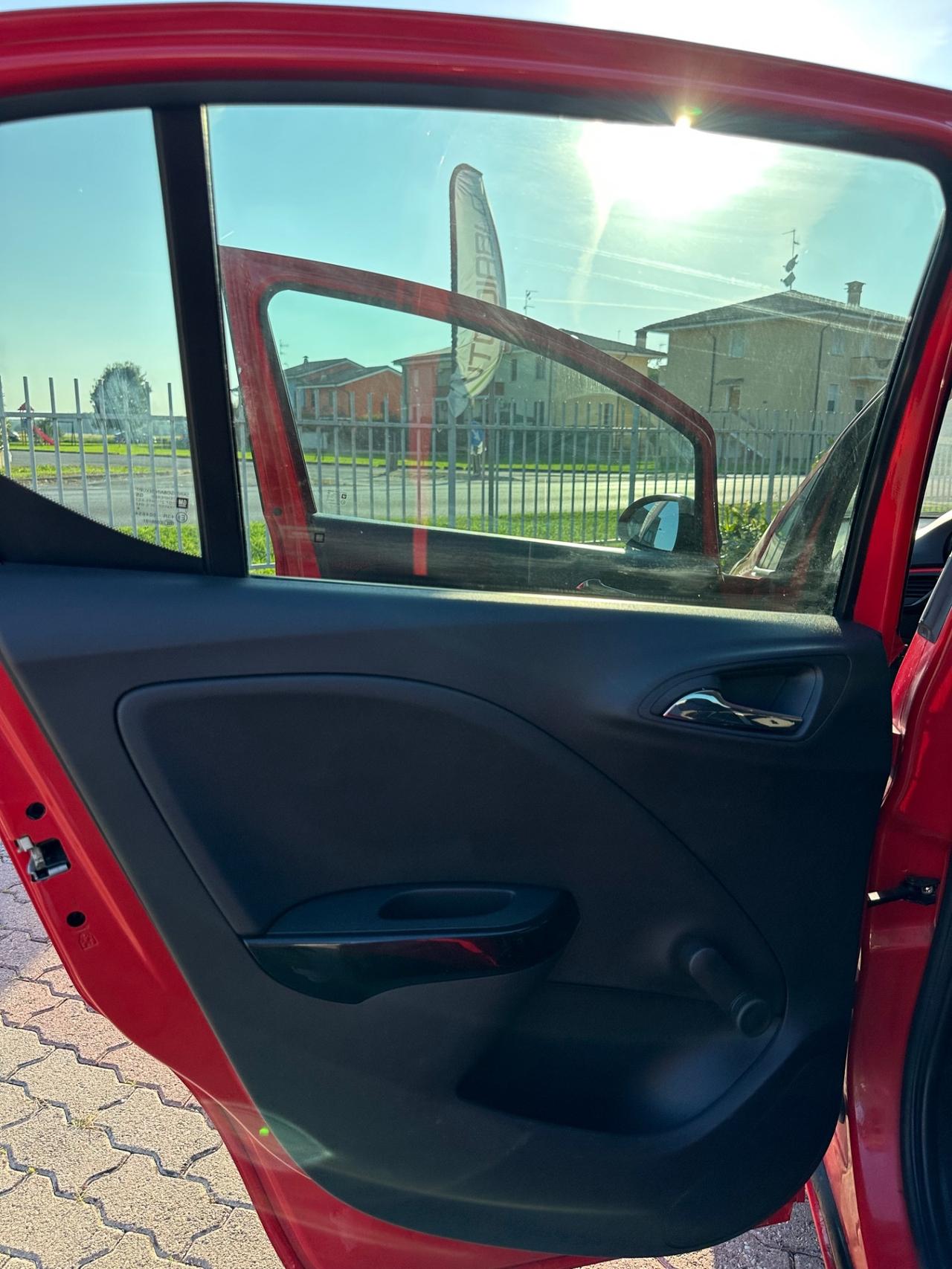 Opel Corsa 1.4 90CV GPL Tech 5 porte b-Color