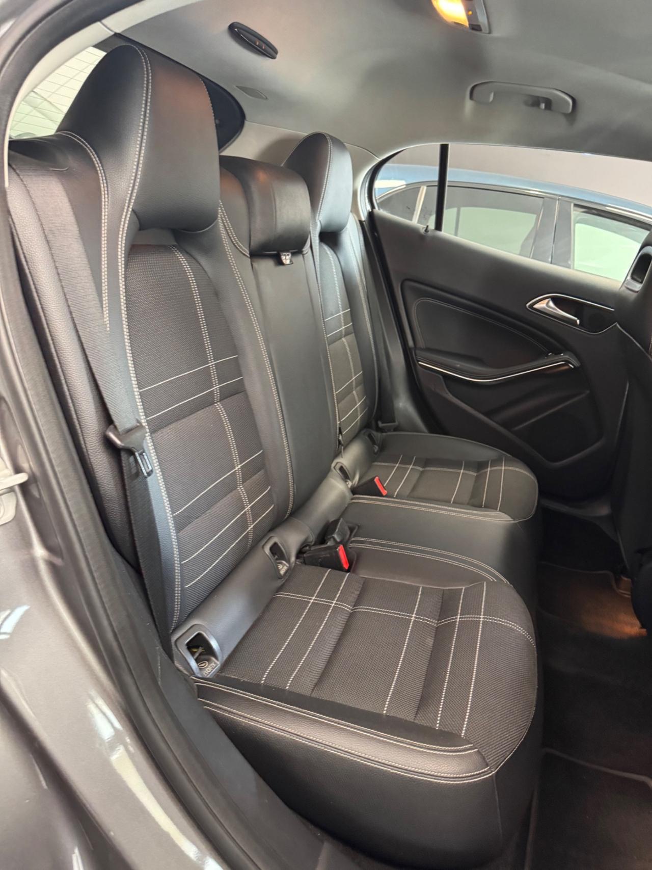 Mercedes-benz GLA 200 d 2.0 136 Cv Sport