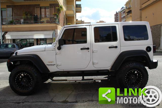 JEEP Wrangler Unlimited 2.8 CRD DPF Sahara Auto