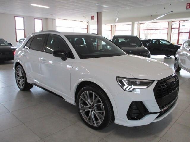 Audi Q3 SUV (35) Blackline 2.0 TDI 150CV S-Tronic