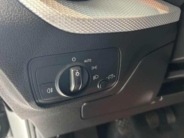 Audi Q2 30 TFSI Business Advanced