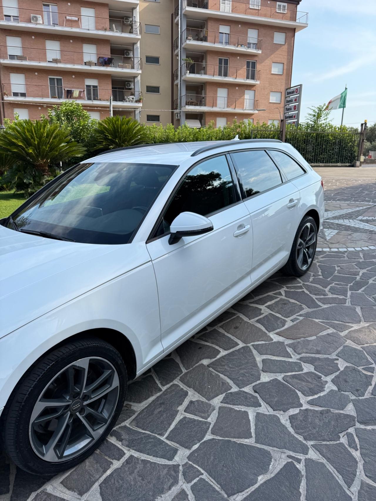 Audi A4 Avant 2.0 TDI 150 CV ultra Business Sport