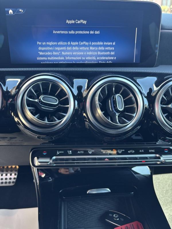 Mercedes A 180 AMG Line Premium DCT LED-NAVI-18"