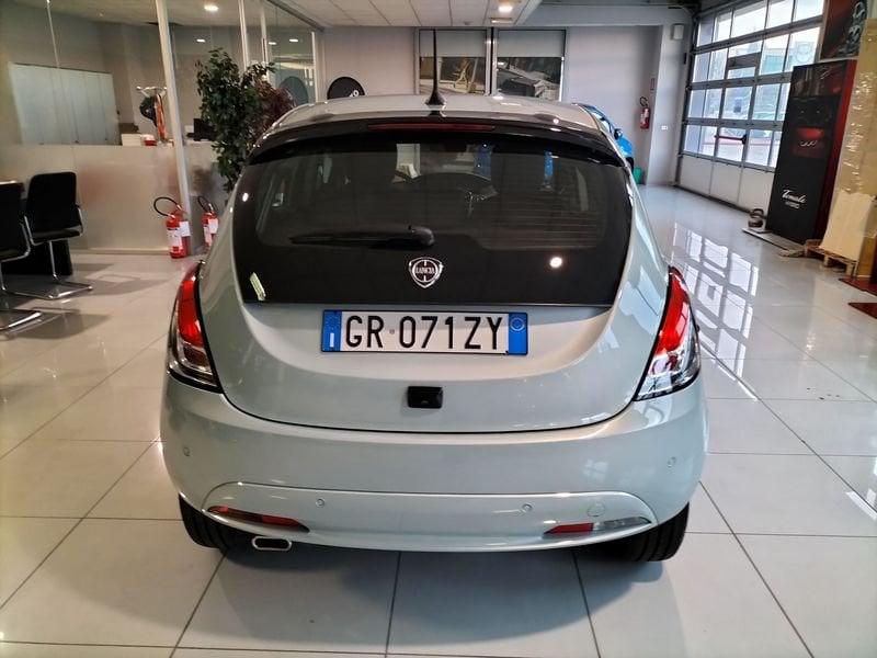 Lancia Ypsilon 1.0 FireFly 5 porte S&S Hybrid Platino