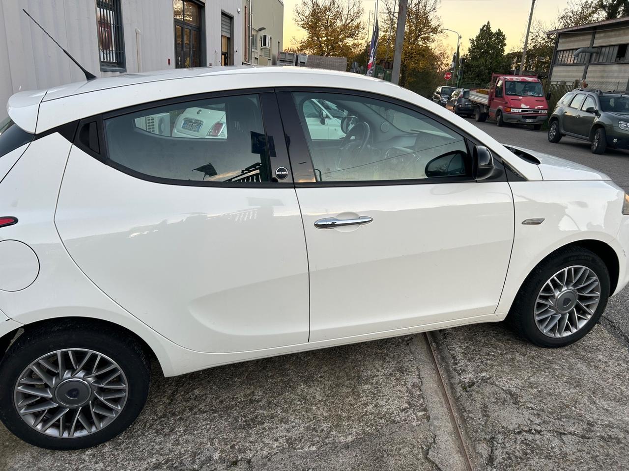 Lancia Ypsilon 1.2 69 CV 5 porte GPL Ecochic Gold