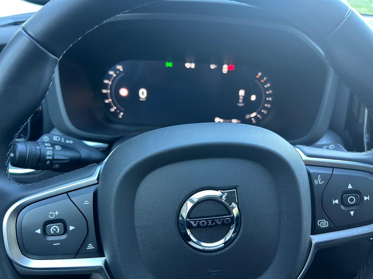 Volvo XC60 B5 AWD Hibrid automatico Core